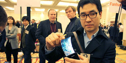 Imagem de Samsung planeja a produção de telas AMOLED flexíveis em 2012 no site TecMundo
